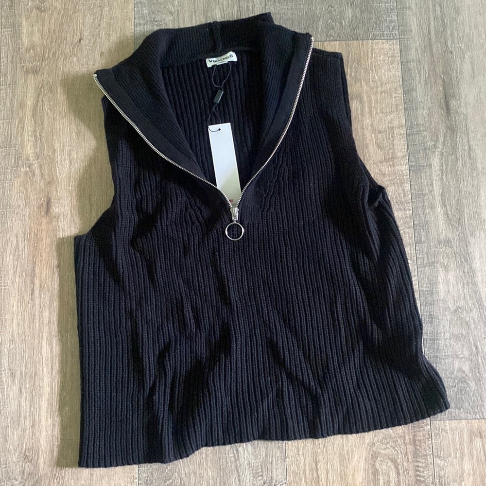 Brand new with tags Vigoss sleeveless sweater